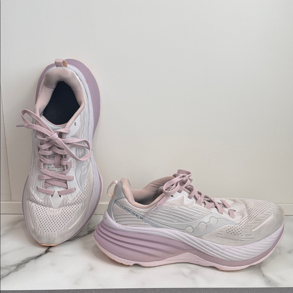 Saucony Women's Hurricane 24 Cloud Bloom Women’s size 7.5 Running Shoes